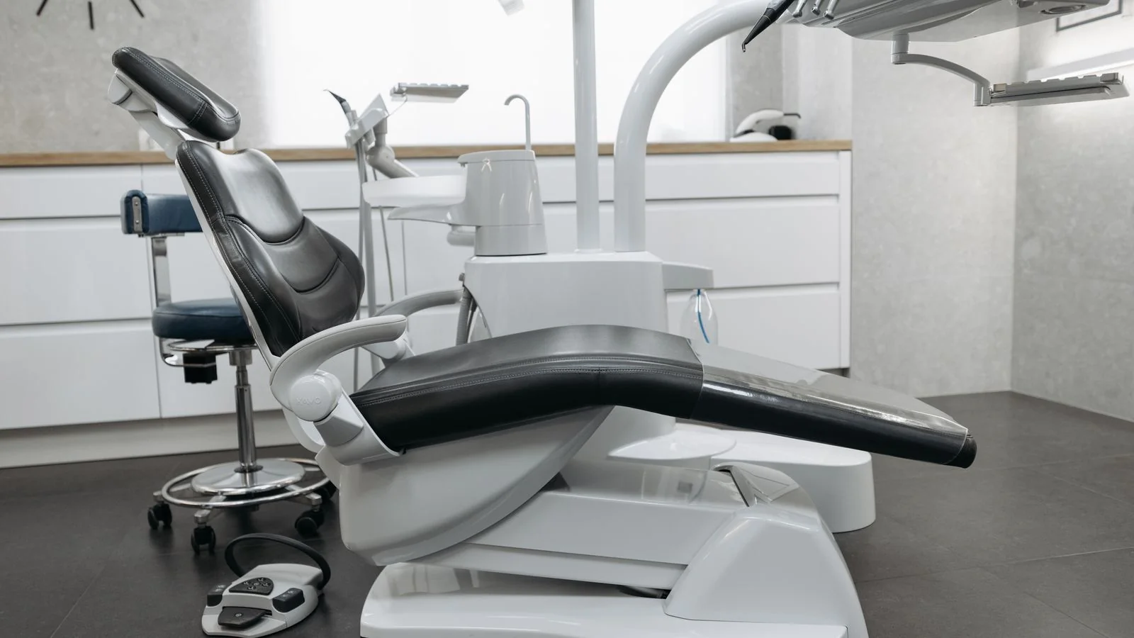 AEO for Dentists: The 6-Step Playbook ChatGPT Reads