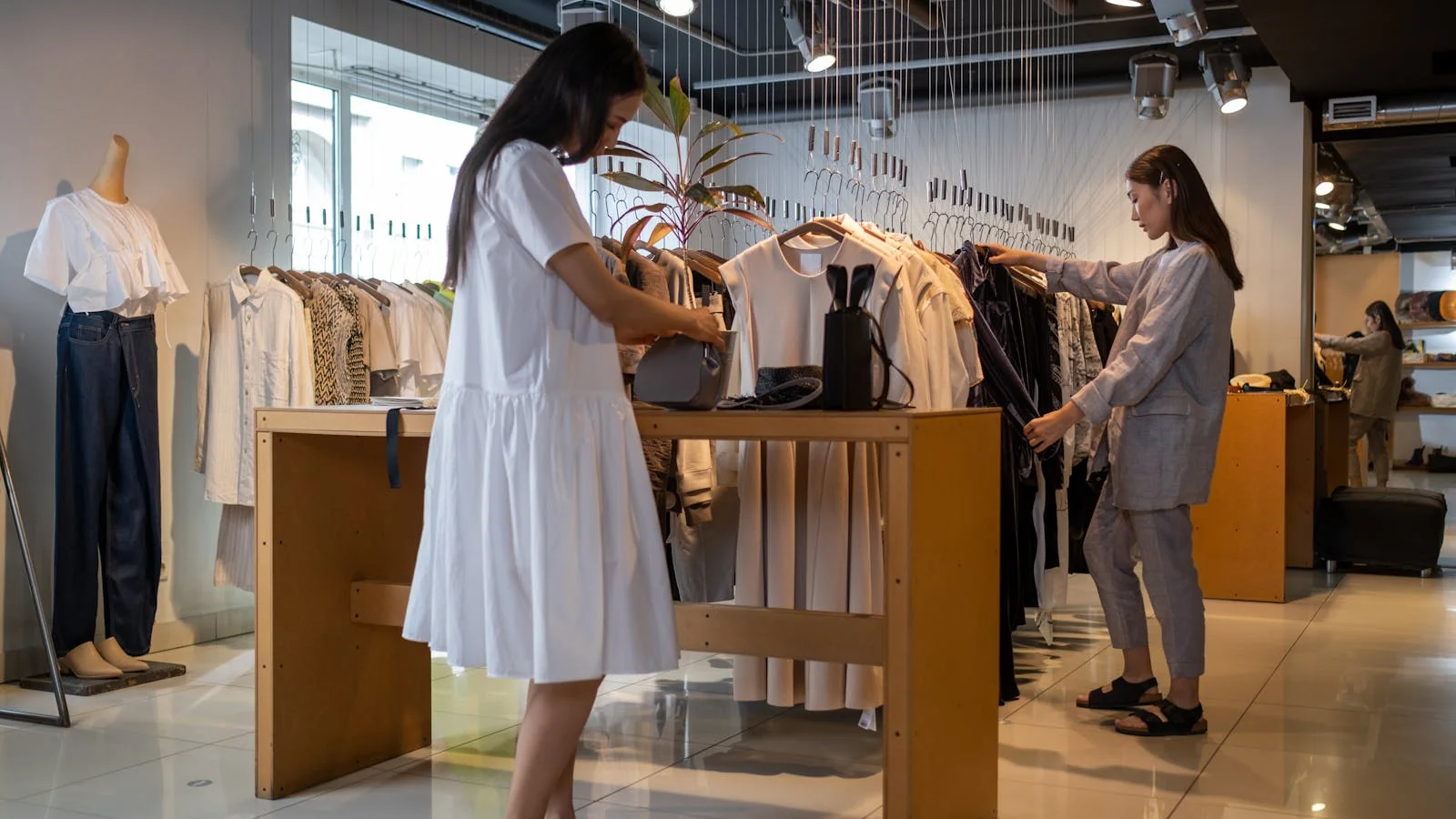 AEO Fashion Brands: 7 Plays to Win AI Search