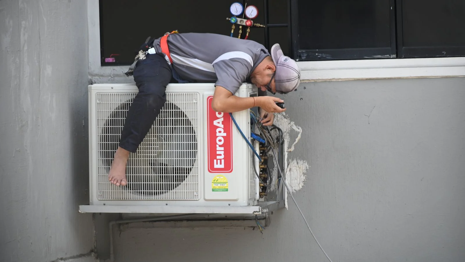 AEO for HVAC Companies (The 7-Move Playbook)