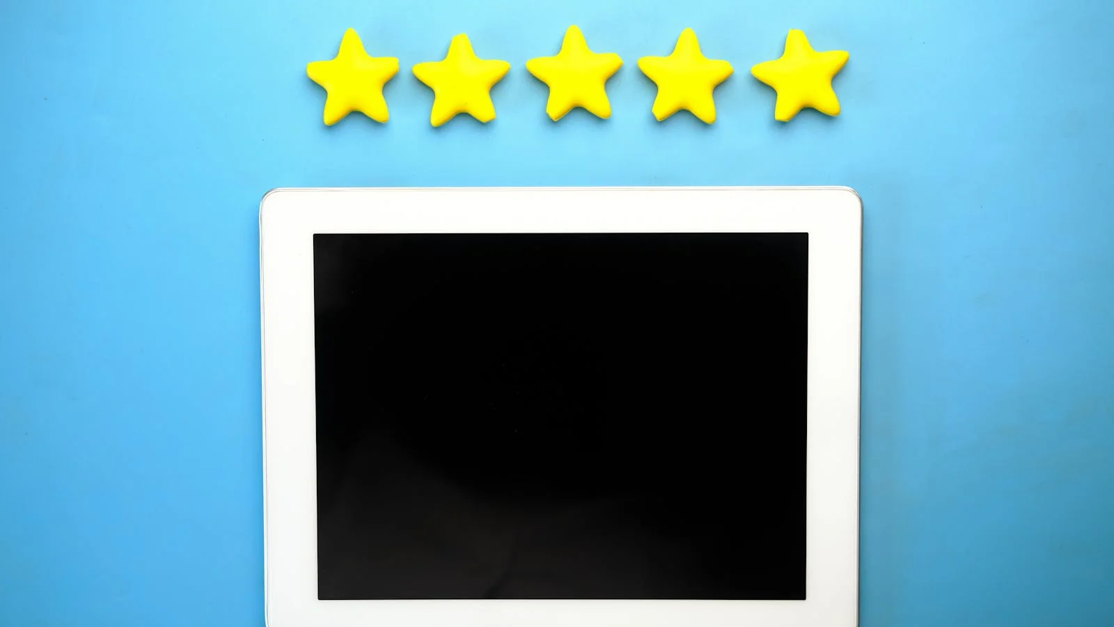 Tablet displaying a five-star customer rating, the kind that feeds the review-quality signals AI assistants pull