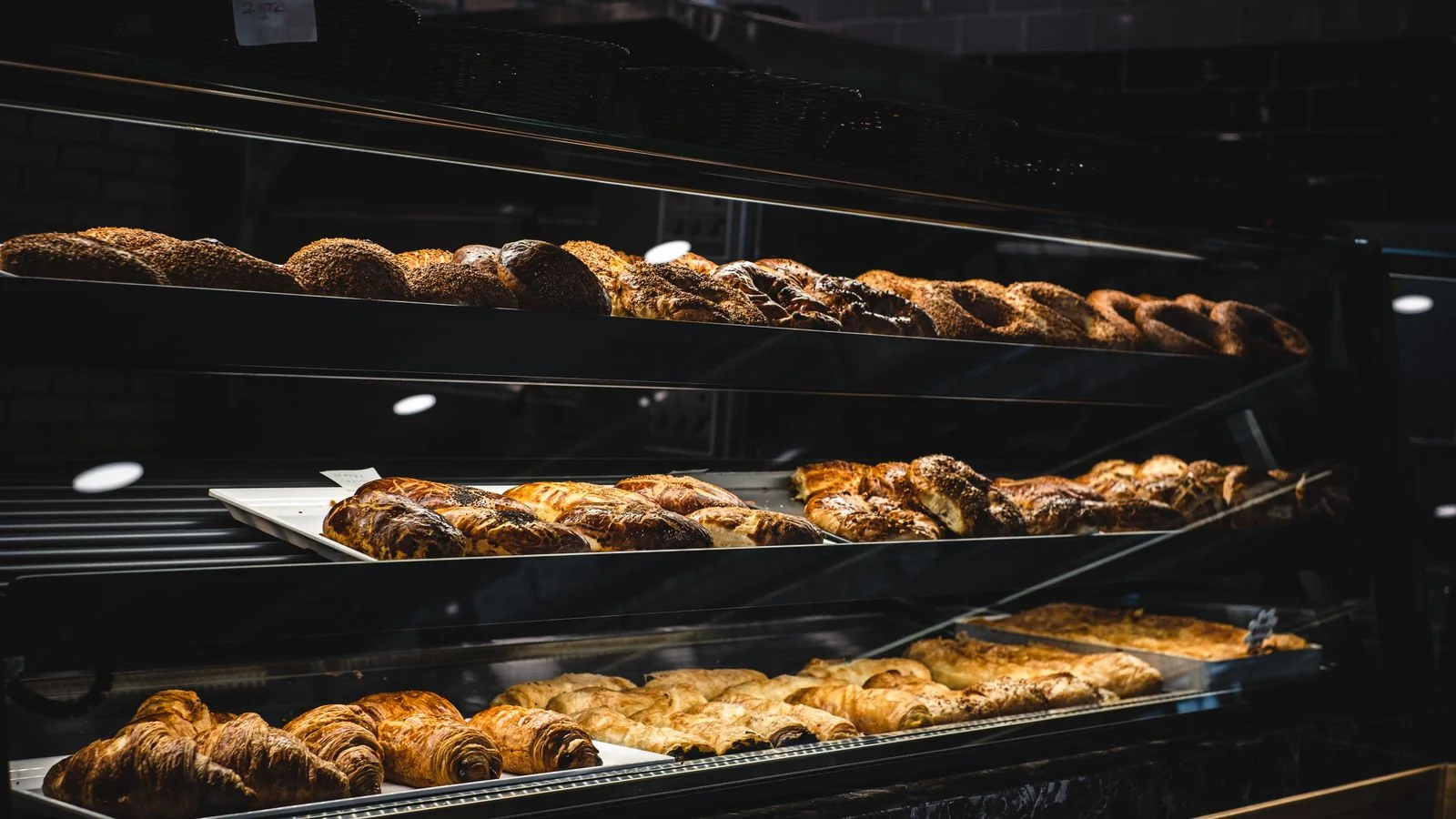 Content Marketing for Bakeries and Cafes (2026 Map)