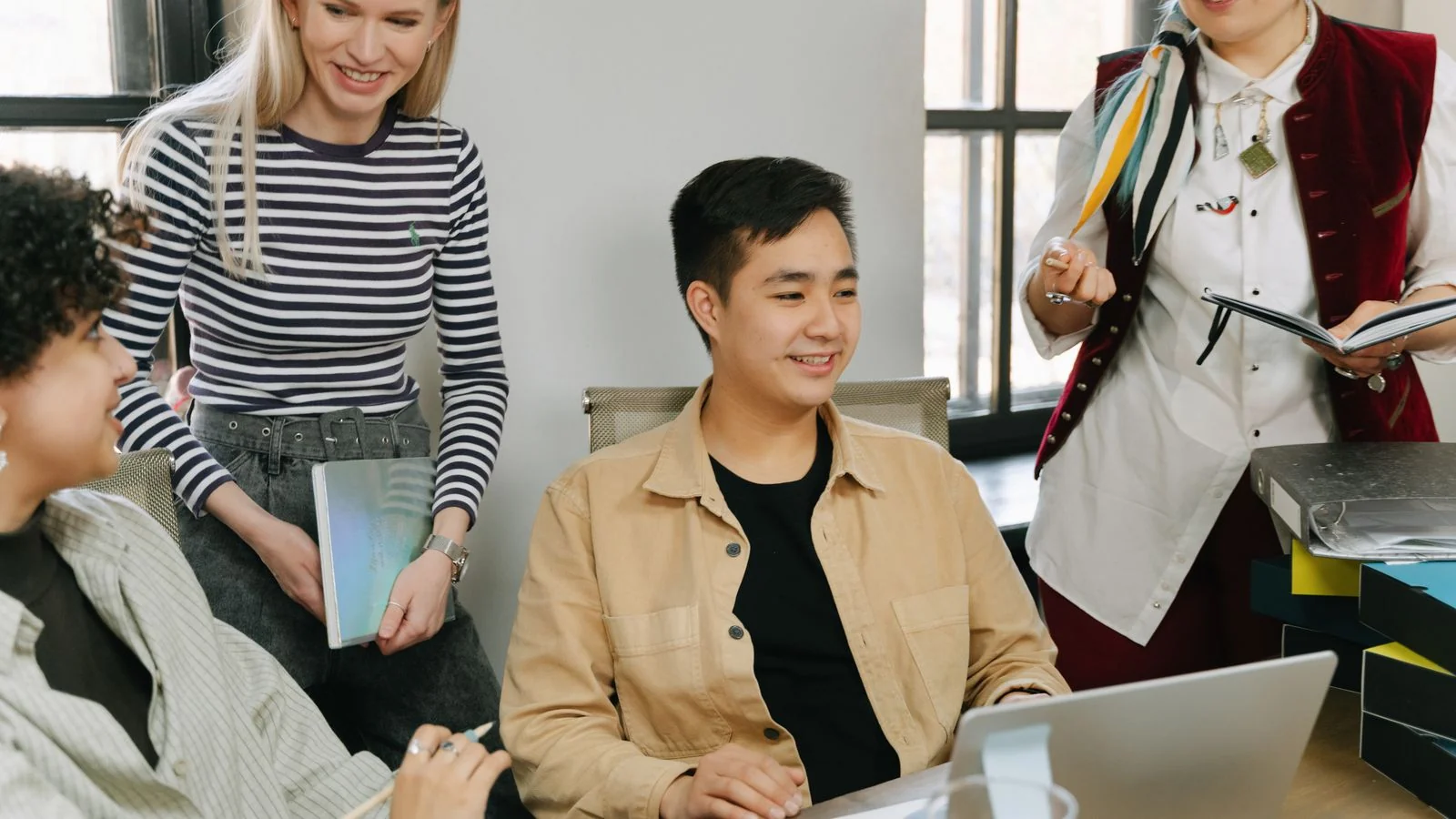 Employee Advocacy for Reputation (5 Plays That Work)