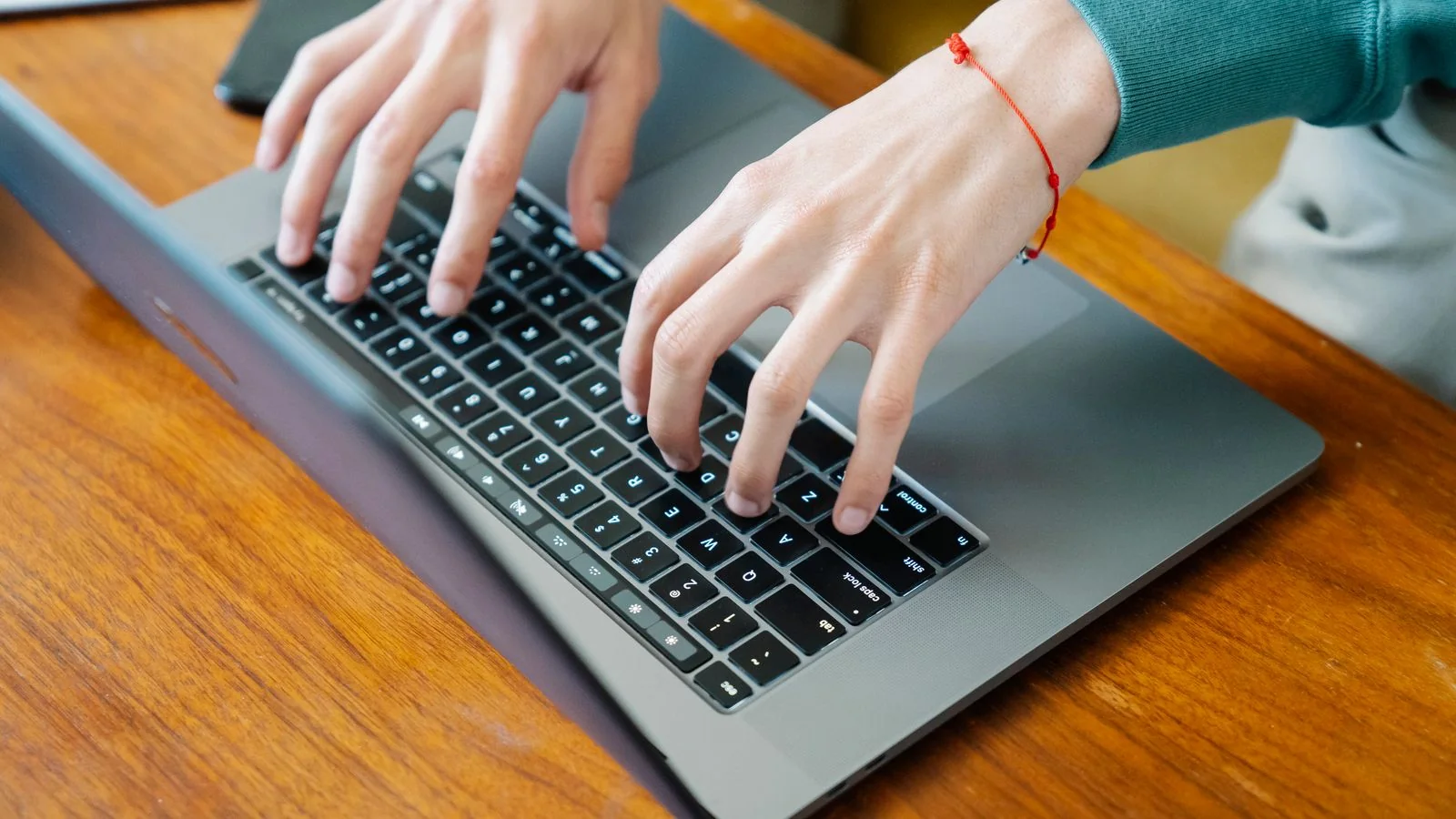 Google Autocomplete for Your Name (4 Ways to Shape It)