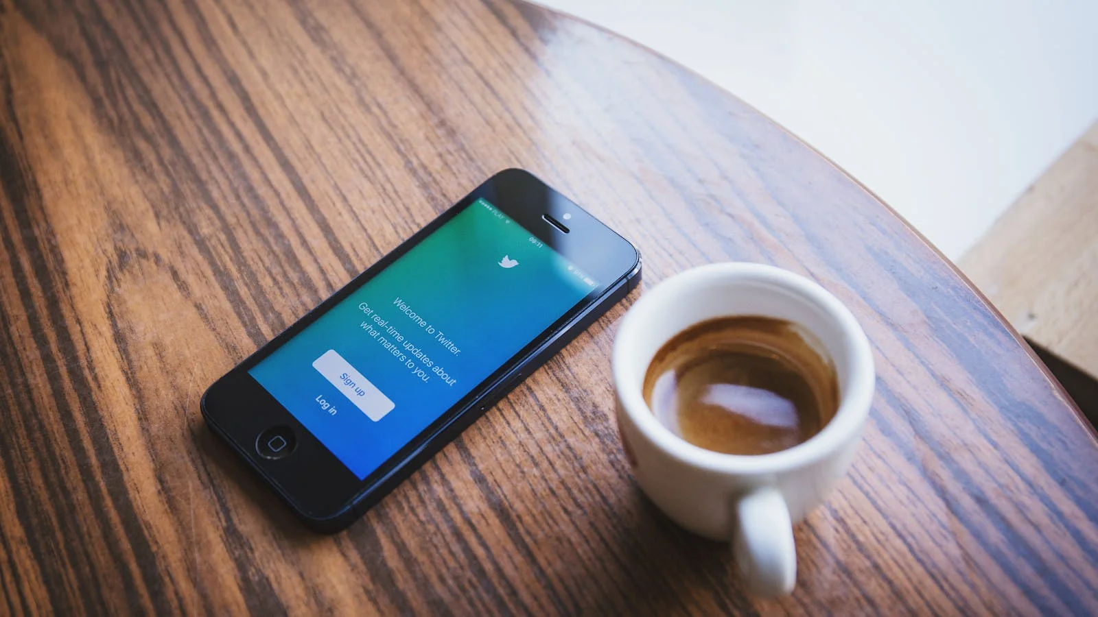Build Authority on X (Twitter): 5 Patterns That Compound