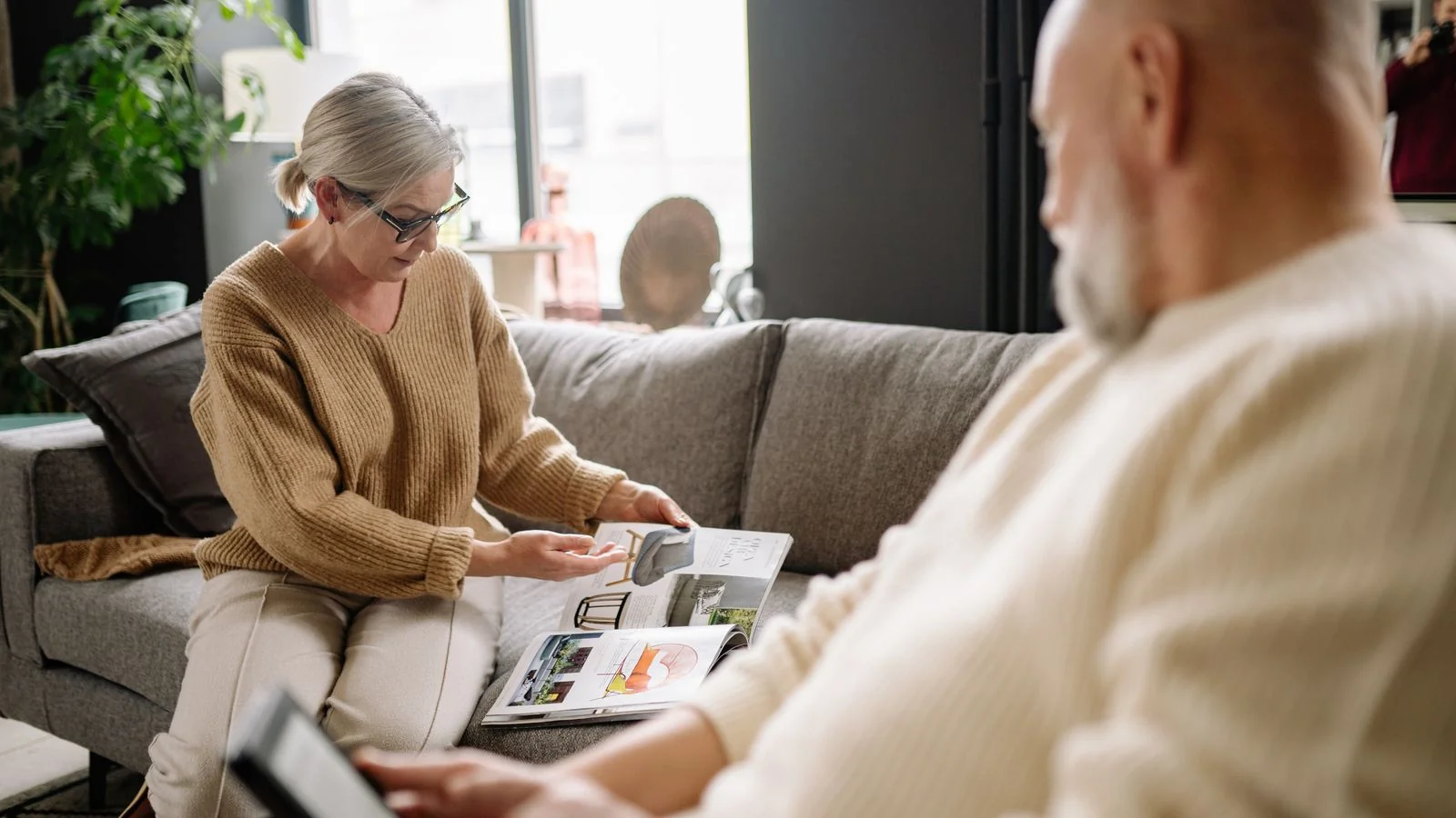 How to Get Featured in AARP Magazine (7 Pitch Rules)