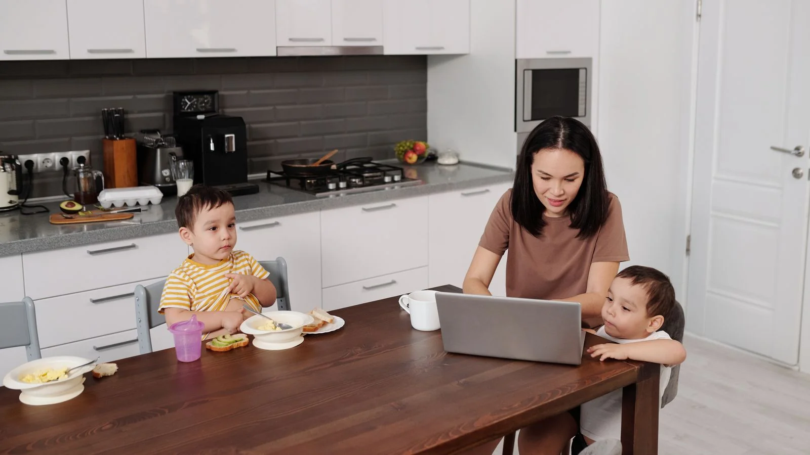 Get Featured in Parenting Blogs (7 Real Pitches)
