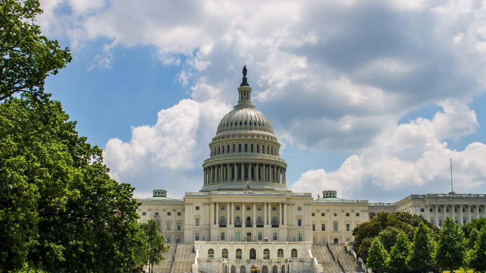 How to Get Featured in Politico (5 Pitches That Land)