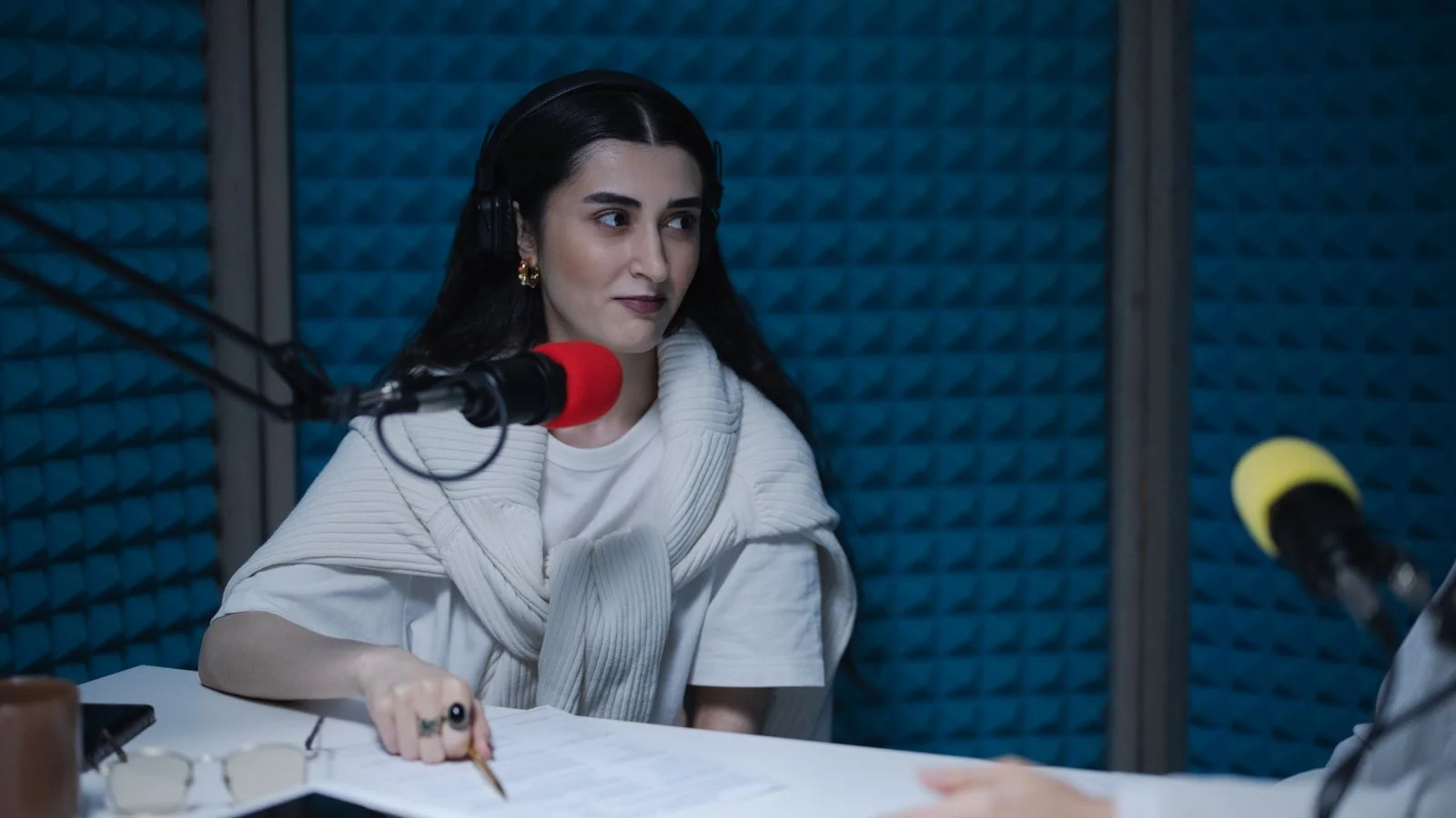 How to Get on Radio Shows: 5 Pitches That Book
