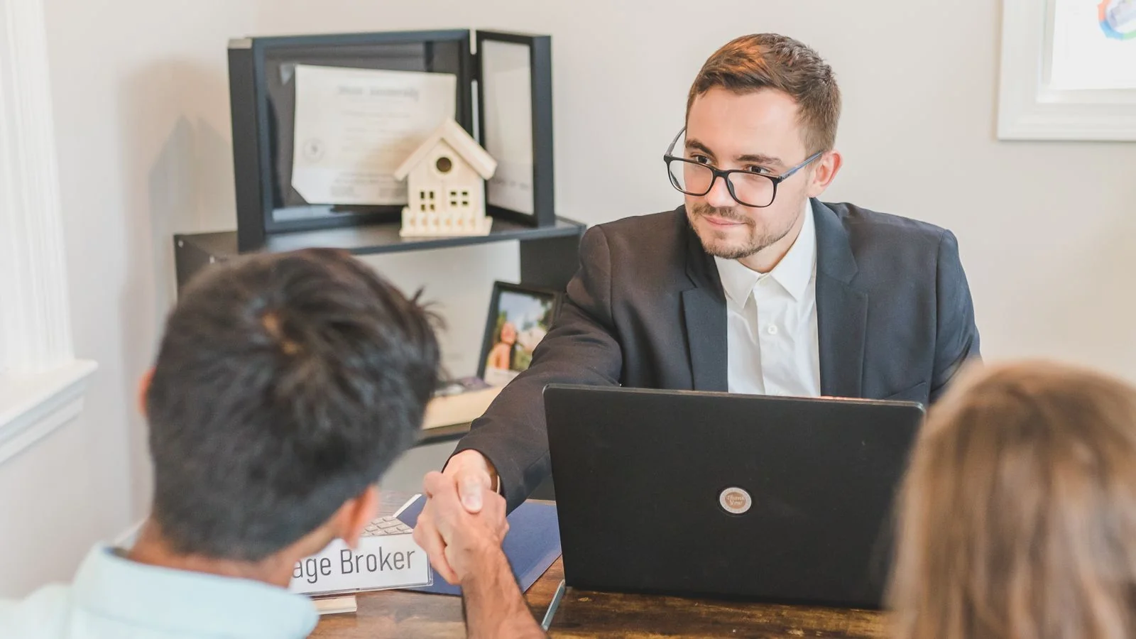 Financial Advisor Press Coverage (5 Reporter Hooks)