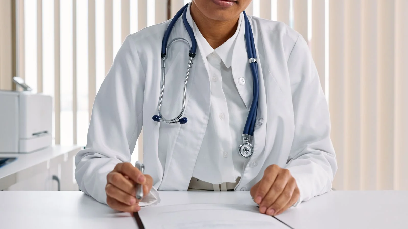 How to Manage Healthgrades Reviews (5 Plays for Doctors)