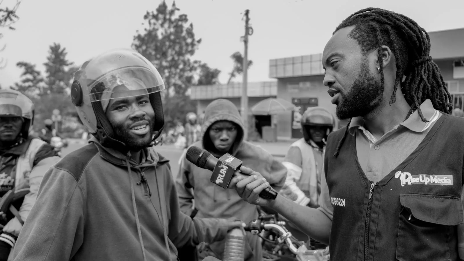 A street interview with riders, the on-the-ground reporting a good tip enables