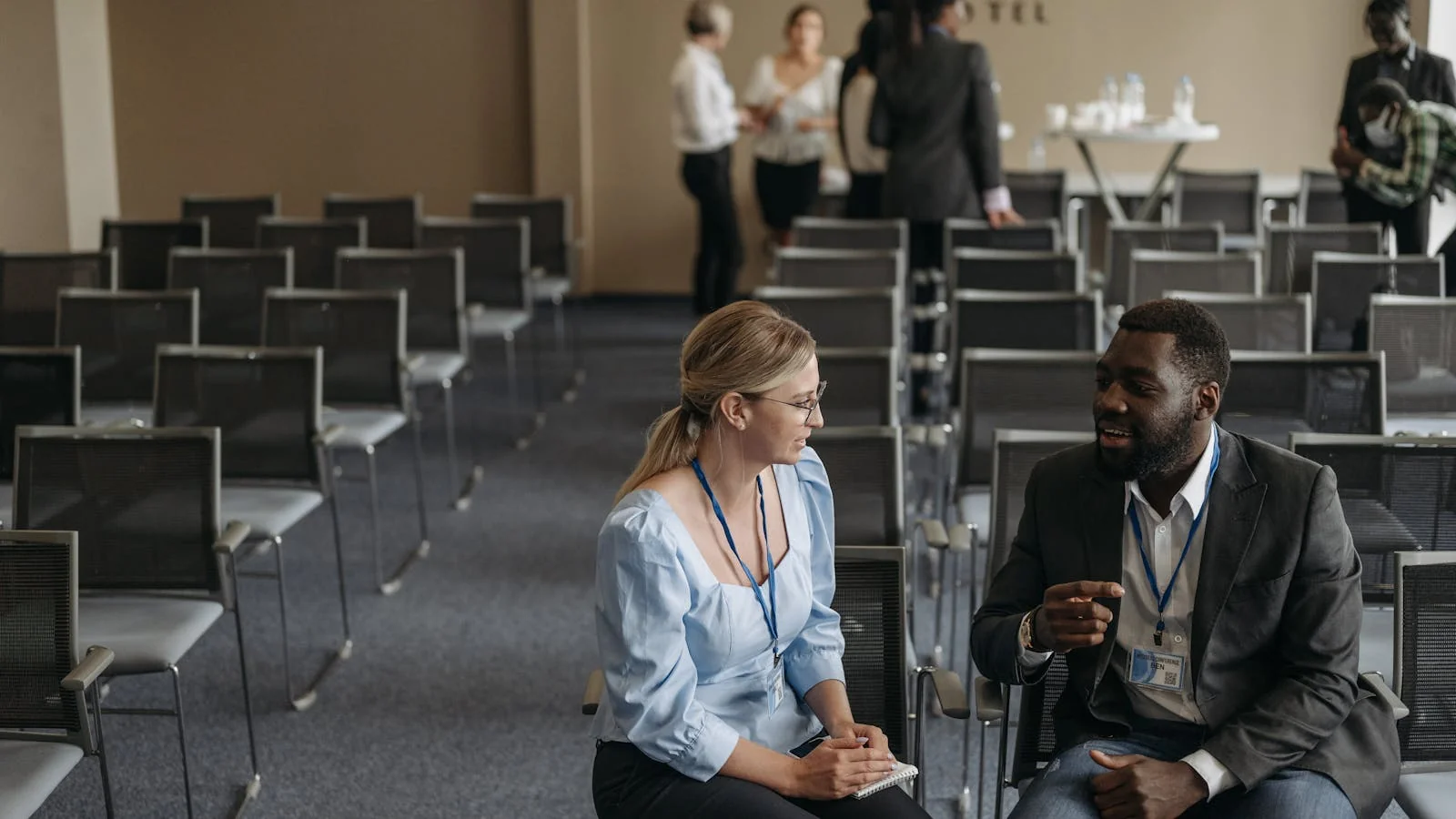 How to Write an Elevator Pitch (The 4-Beat Formula)