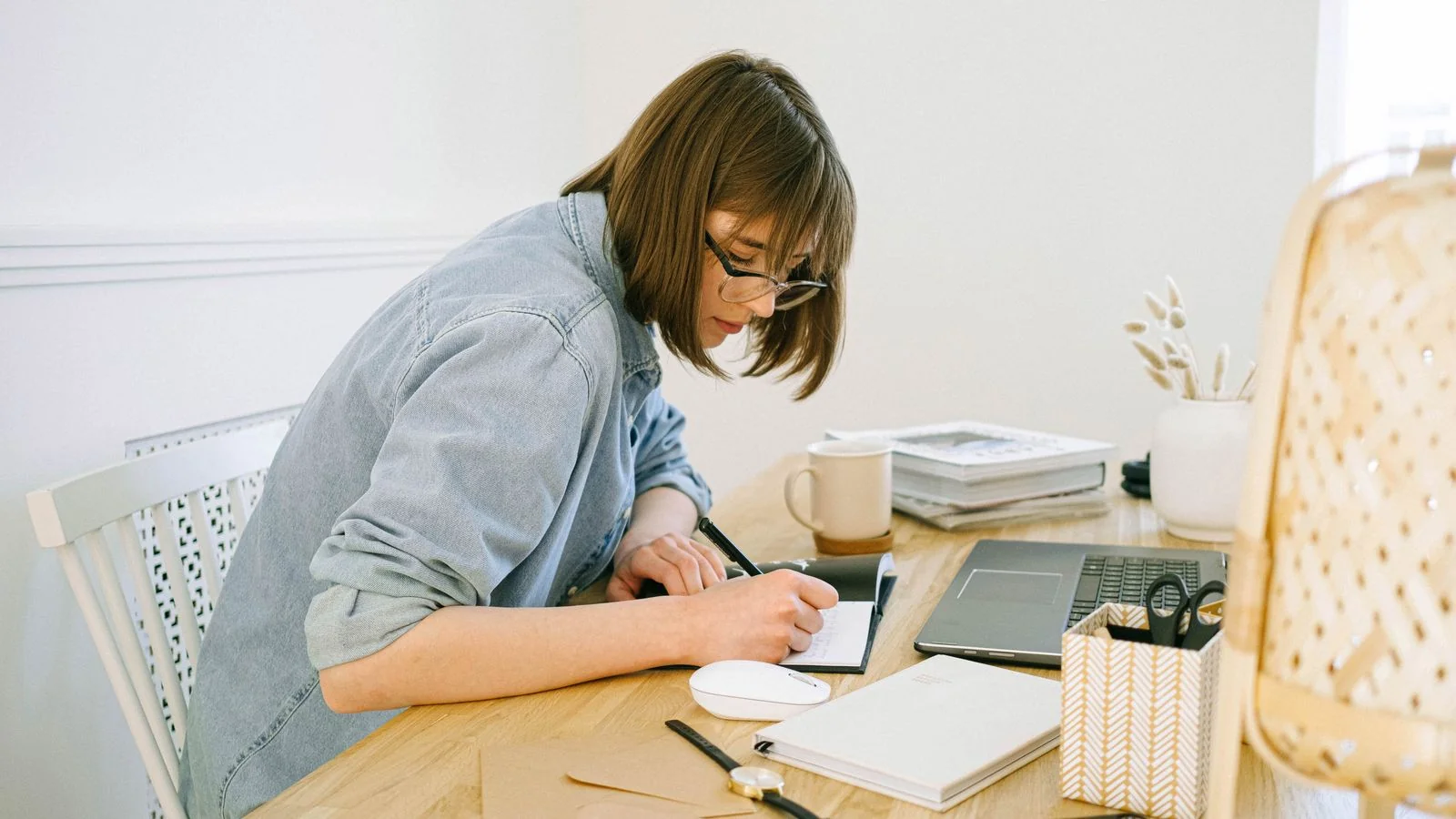 How to Write for Moz in 2026 (What Works Now)