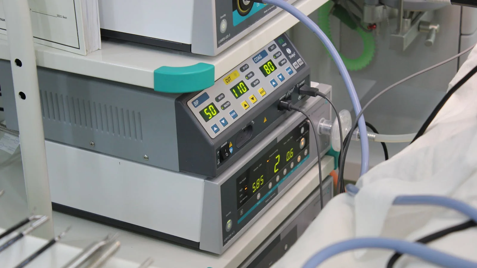 Medical Device Press Release: 5 Hooks Trade Editors Open