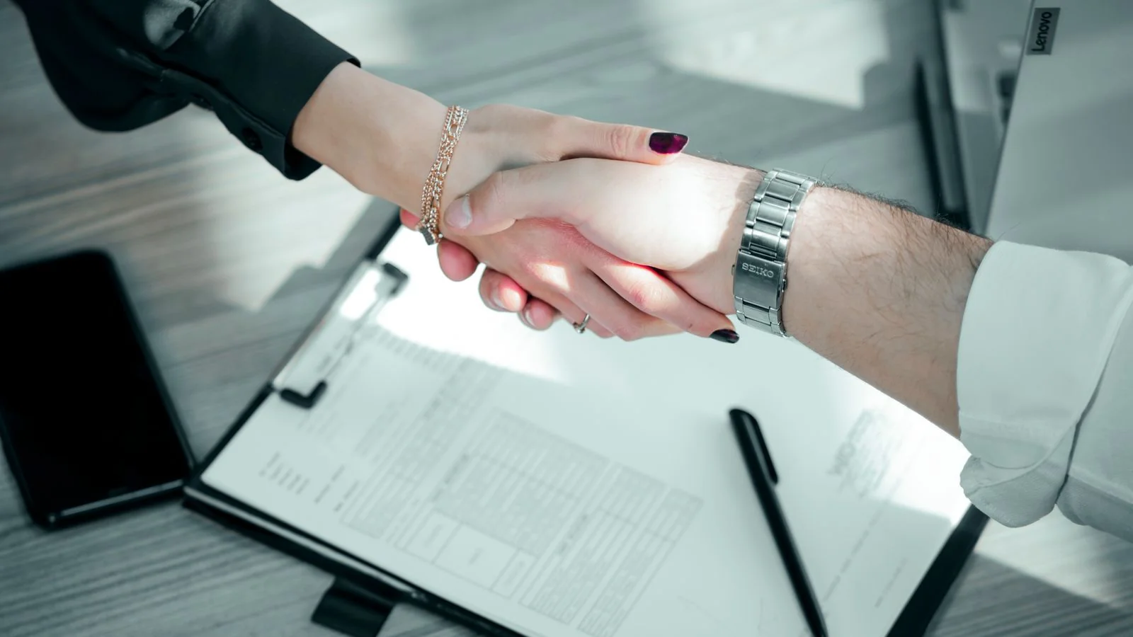 Publicist vs PR Agency: 5 Signs You Need Each