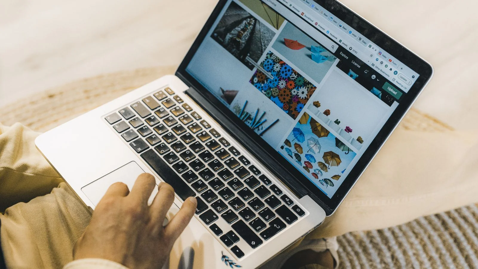 Customer typing detailed feedback and a review on a laptop