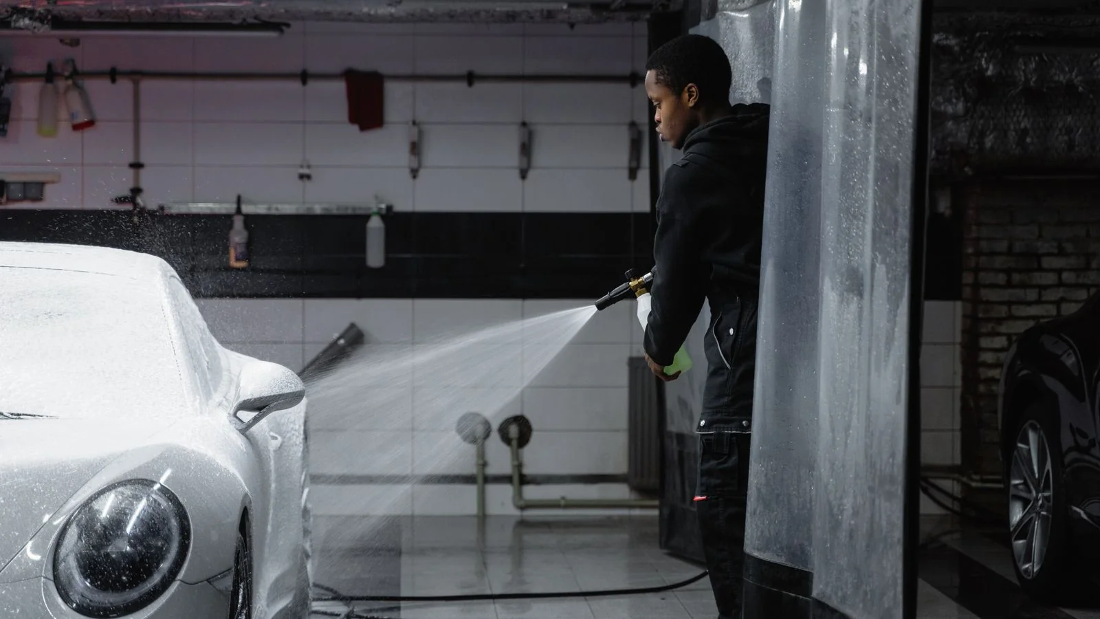Thought Leadership for Pressure Washing Businesses (5 Ways)