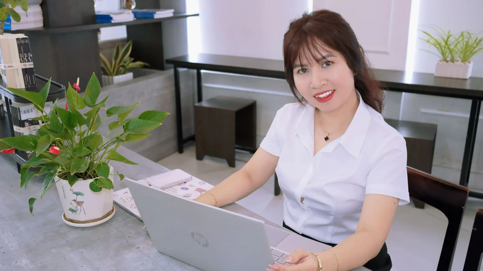 Women Entrepreneurs Statistics 2026: 39% Own, 26% Quoted