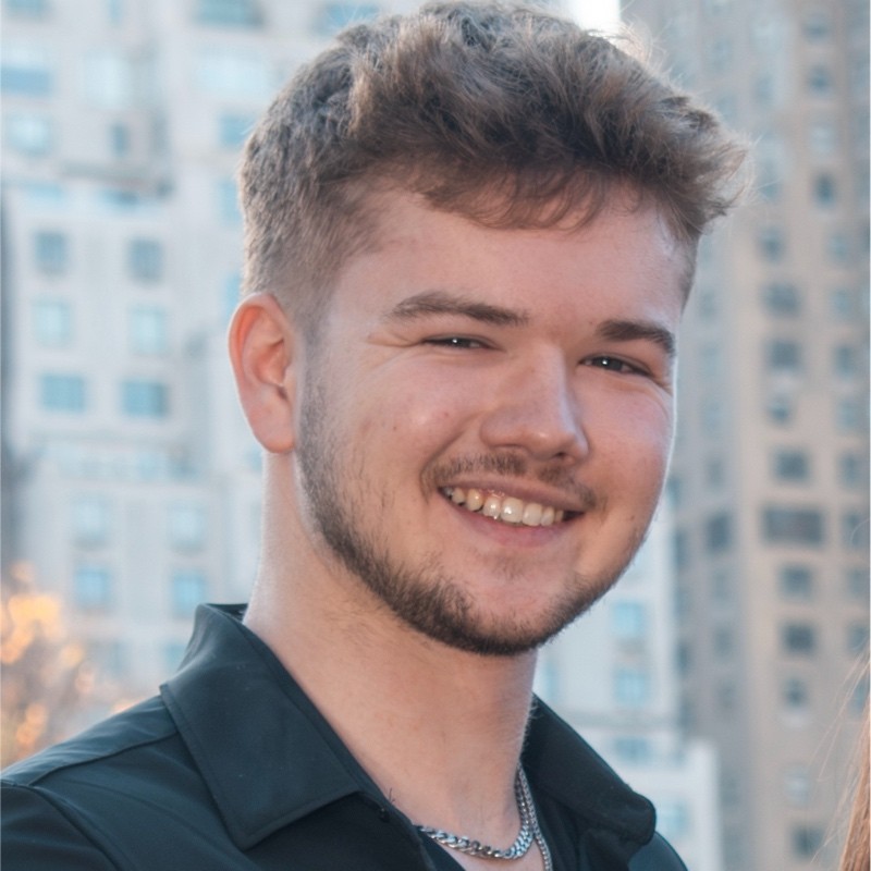 Joey Sendz, founder of Instant Press Co.